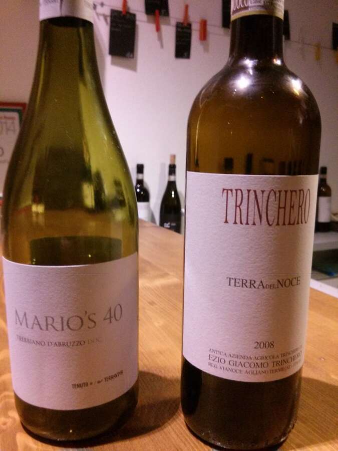 Trebbiano Abruzzo Mario's40 e Barbera Asti Trinchero Trebbiano Abruzzo Mario's40 e Barbera Asti Trinchero