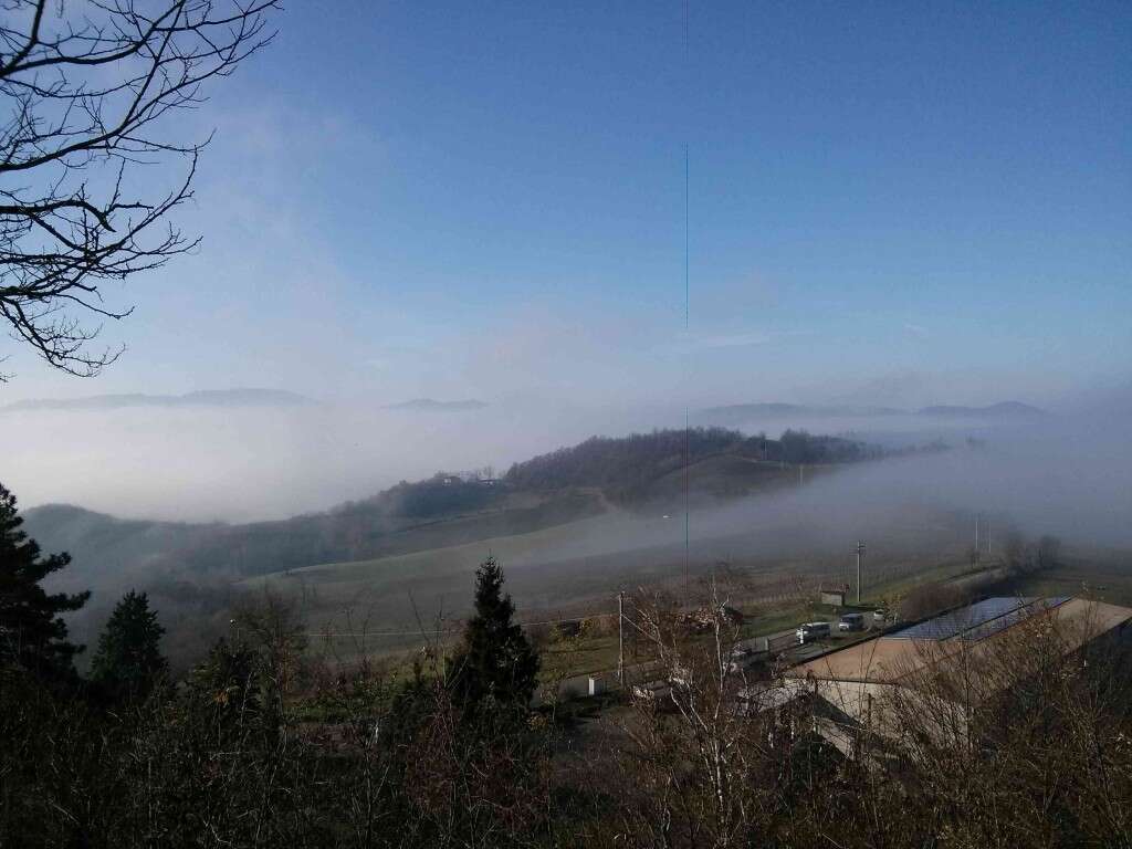 Panorama Colline Oltrepò Pavese dal Castello di Stefanago Panorama Colline Oltrepò Pavese dal Castello di Stefanago