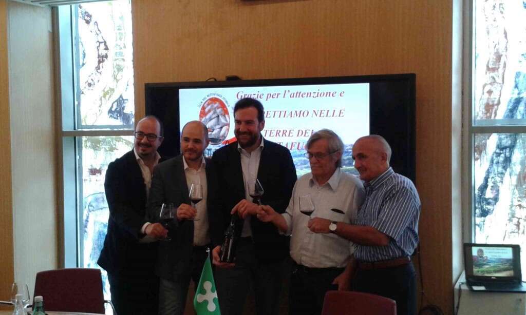 Presentazione Buttafuoco Storico Consortile e foto di gruppo del Consorzio