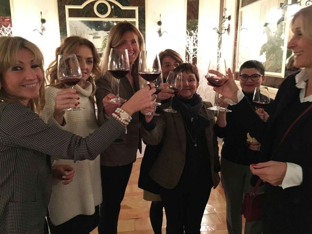 Brindisi con Brunello di Montalcino Col di Lamo Brindisi con Brunello di Montalcino Col di Lamo