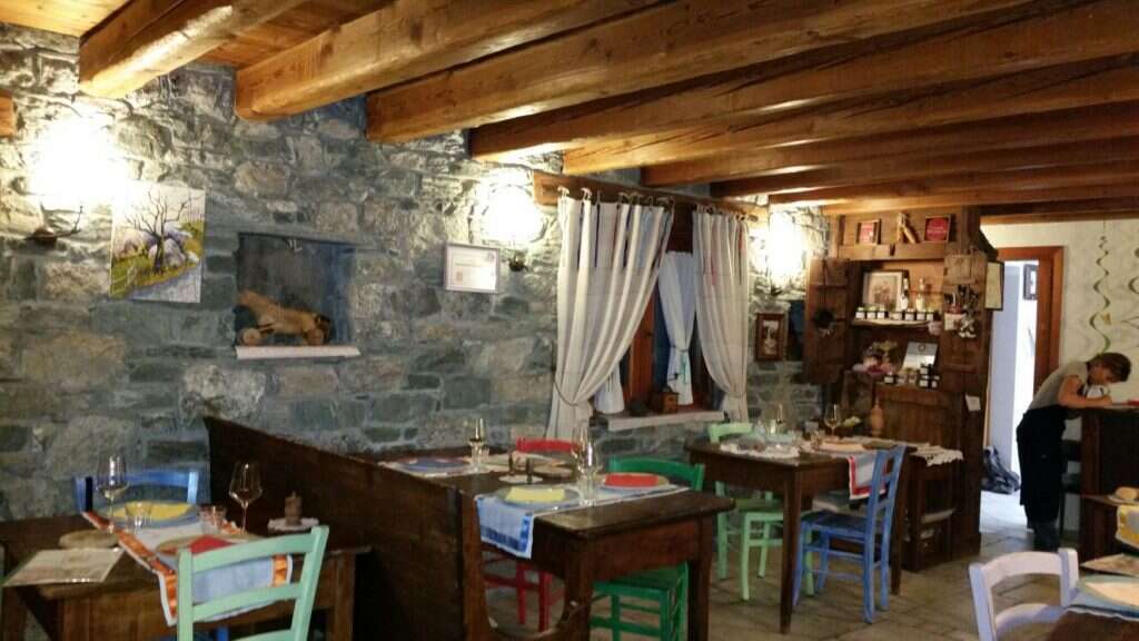 La Saletta Rustica dell Agriturismo La Vrille La Saletta Rustica dell Agriturismo La Vrille