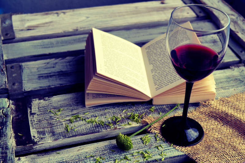 Libri sul Vino e abbinamento Libri e Vino: un connubio vincente Libri sul Vino e abbinamento Libri e Vino: un connubio vincente