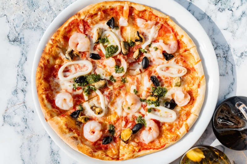 Pizza con i frutti di mare Pizza con i frutti di mare