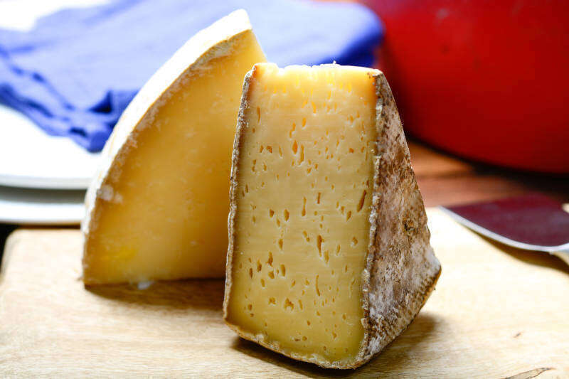 Pezzi di Toma francese e Cantal Pezzi di Toma francese e Cantal